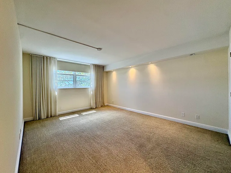 5700 NW 2nd Ave #203 — Photo 18