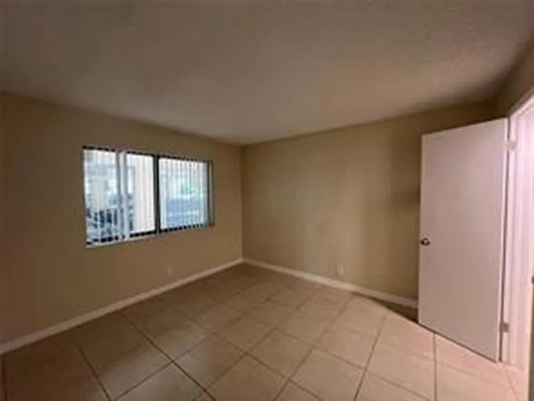 8040 Hampton Blvd #104 — Photo 34
