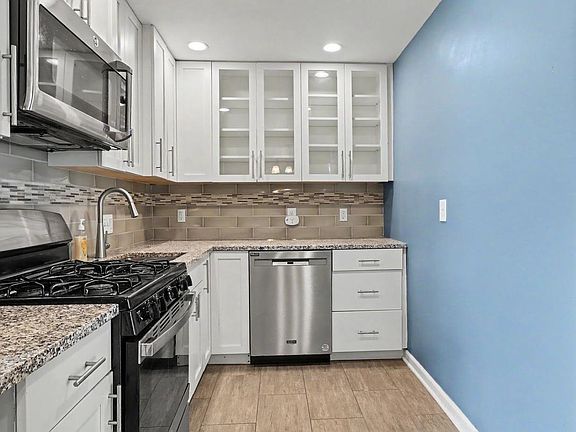 5th image of 2016 N Adams St APT 812