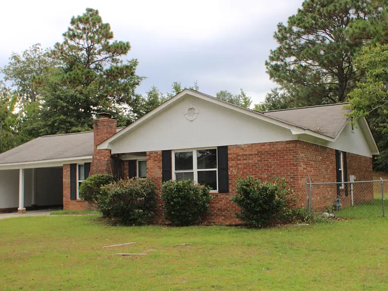 3726 Crest Dr — Photo 1