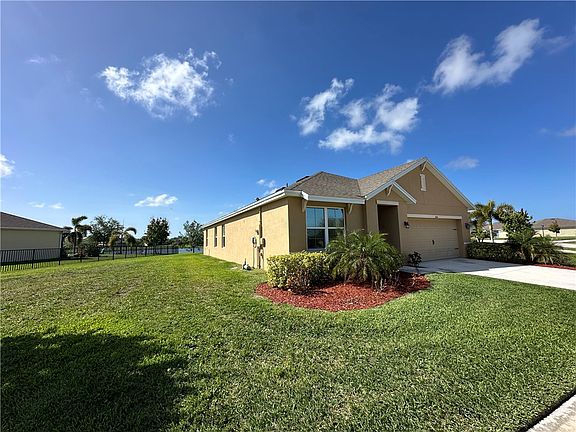 2nd image of 2144 Harwick Cir SW
