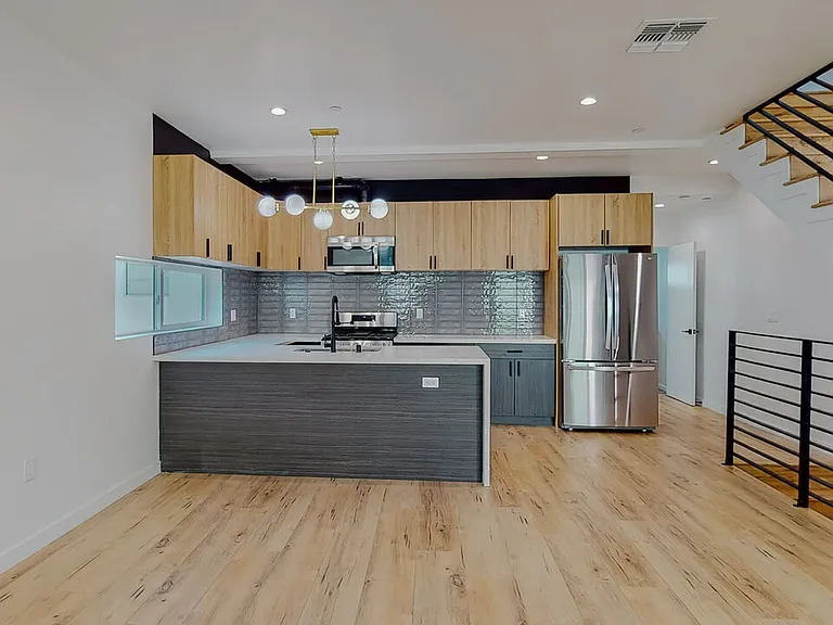 16012 Cantlay St #A — Photo 6