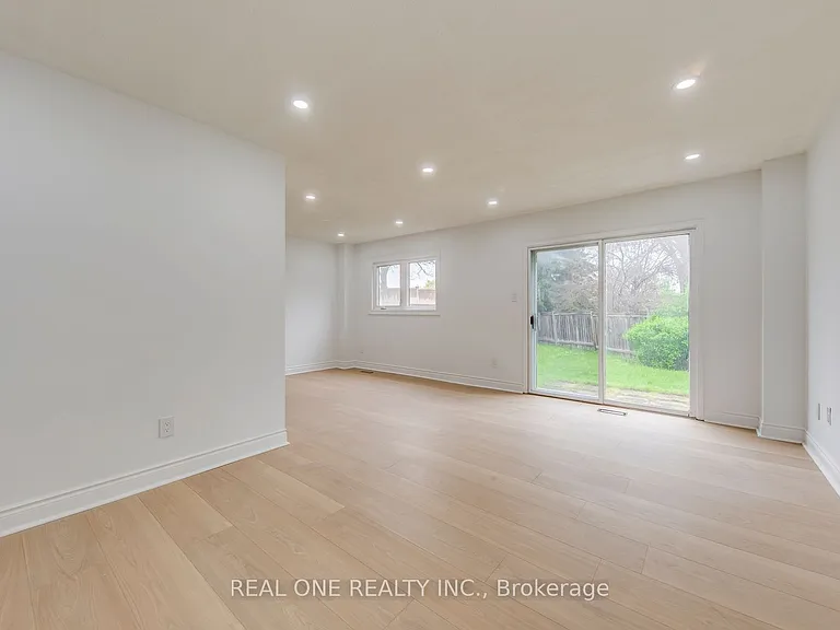 655 Paragon Pl E — Photo 9