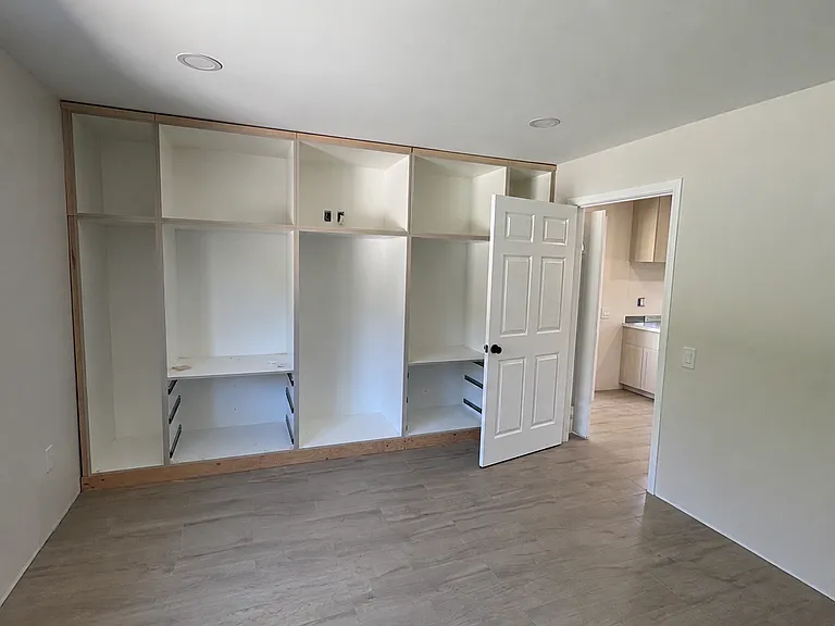 820 Jacaranda Pl #1 — Photo 3