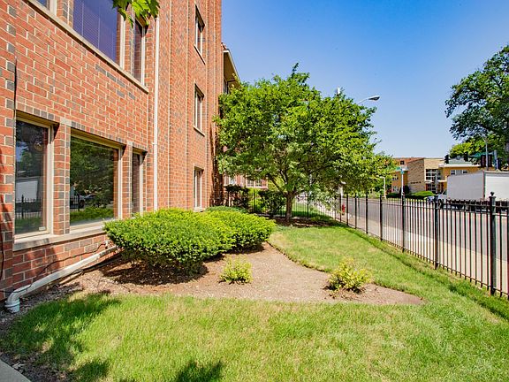 4th image of 407 S Oak Park Ave APT A