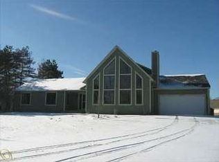 2663 Ore Valley Dr, Hartland, MI