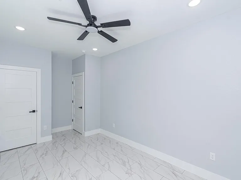 6513 Avenue B #B — Photo 16
