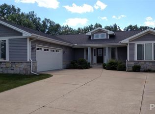 10919 N Highcrest Ln, Dunlap, IL 61525