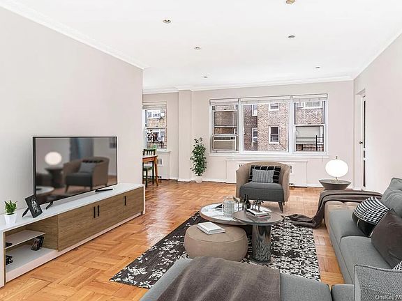 2nd image of 3850 Hudson Manor Ter APT 3FW