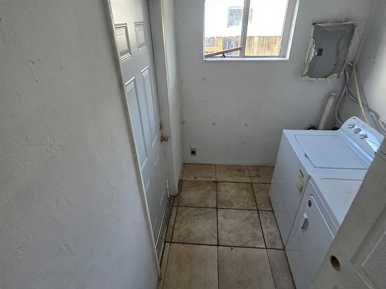 5900 Garfield St #E — Photo 8