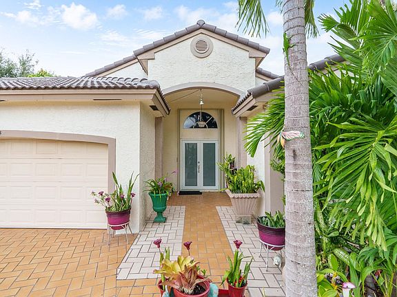 4th image of 3264 NW 22nd Avenue