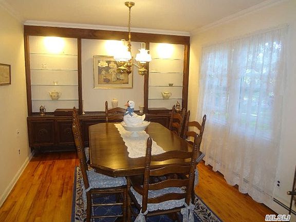 4th image of 16 Brookvale Ln