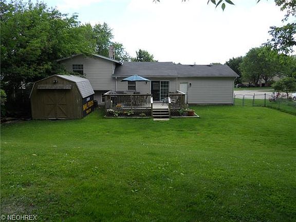 3rd image of 474 Bruce Dr