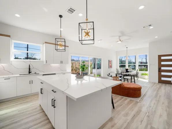 1306 Grove St, Houston, TX 77020