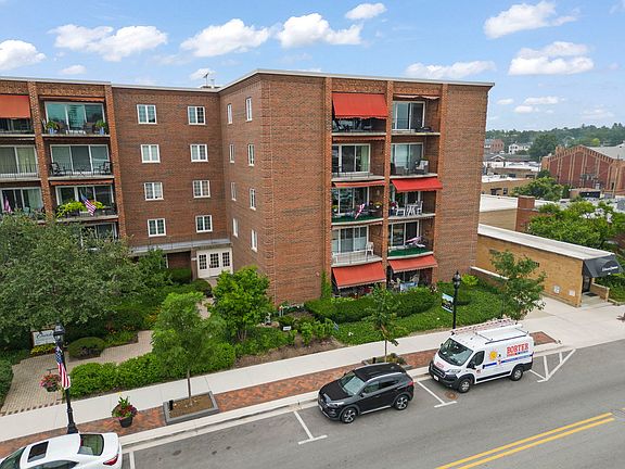 3rd image of 515 N Main St APT 3CS