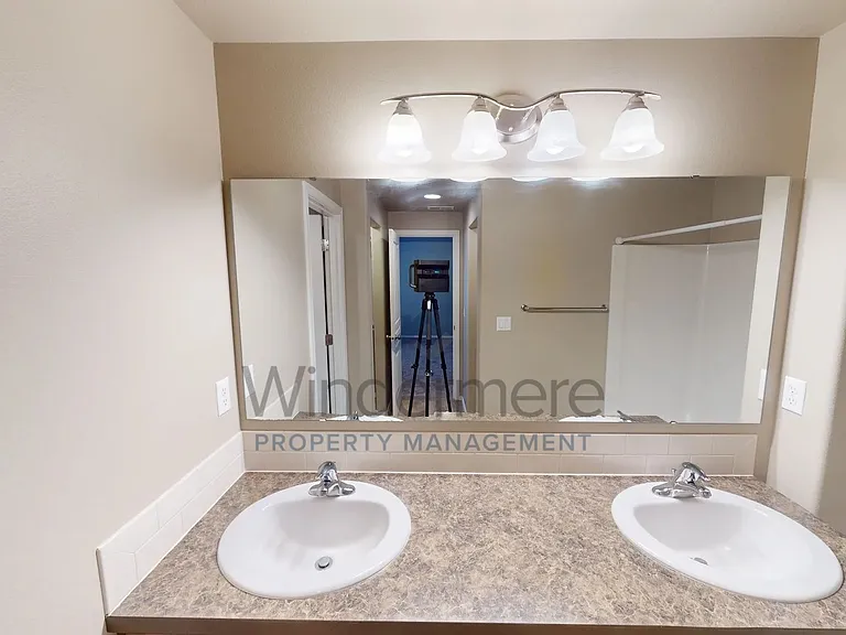 1215 SW Settlement St — Photo 13
