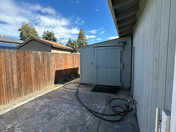 3rd image of 1223 Chelsea Way