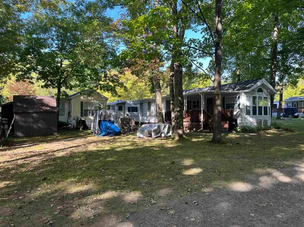 978 Timberlynn Trl #71 & 72, Sanford, MI 48657