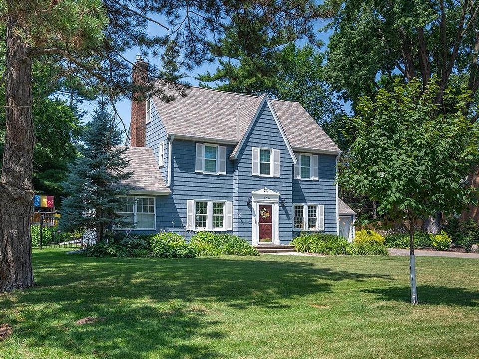 1st image of 220 Holly Rd