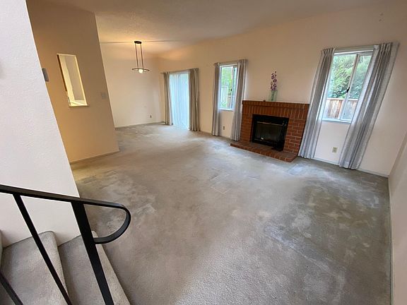 5th image of 2318 Julie Ln