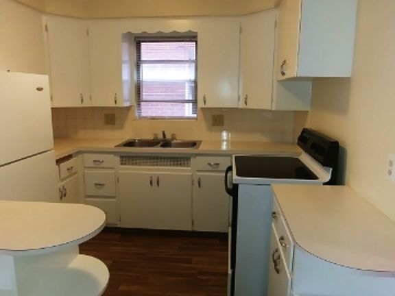 4th image of 208 N Portage Path #C3630d76b