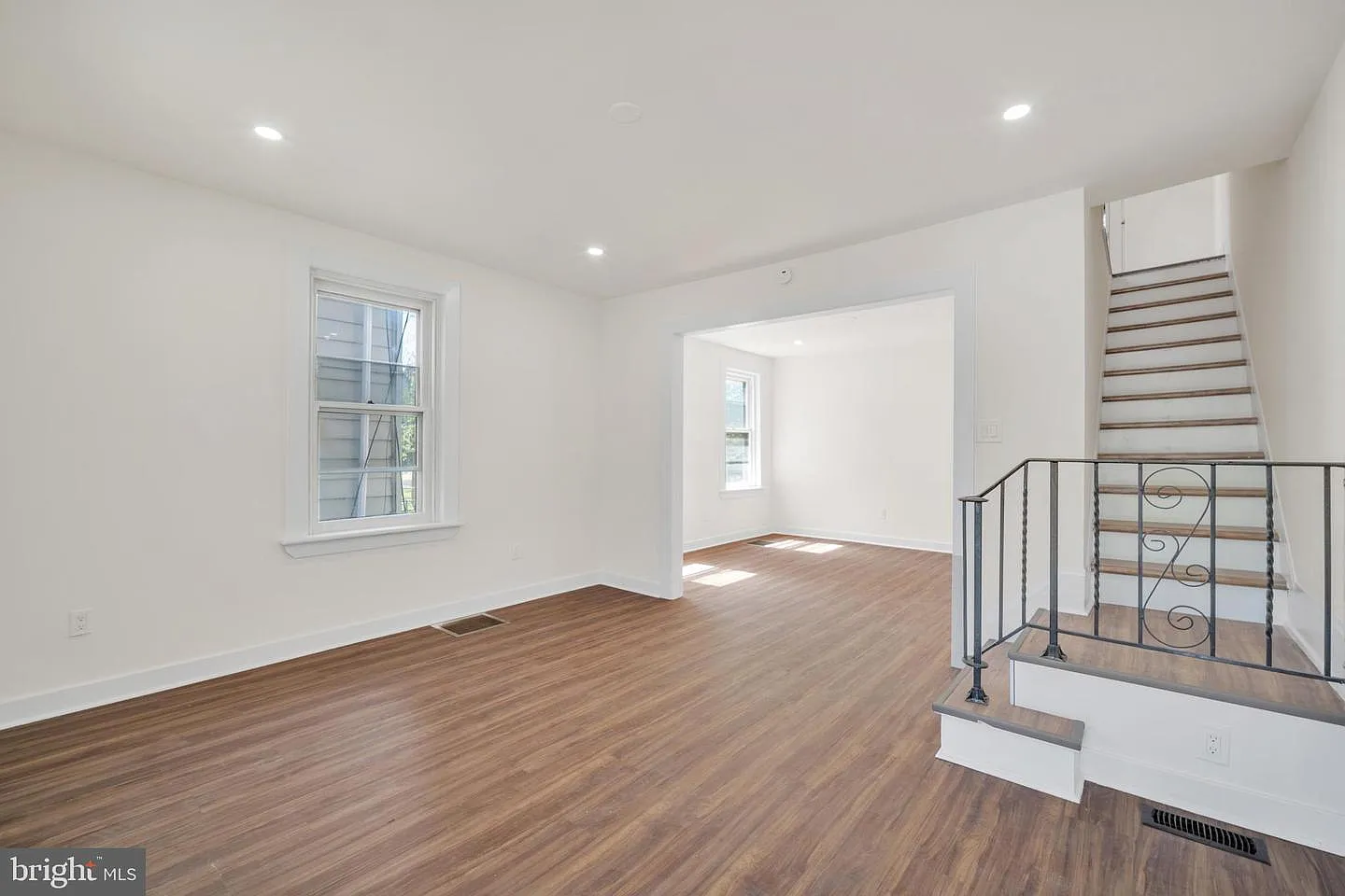 3 bed, 1.5 bath, 1184 sqft, $2,950 — Photo 3