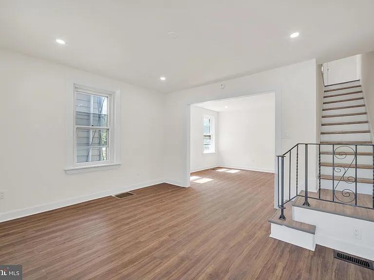 140 S Keswick Ave — Photo 3
