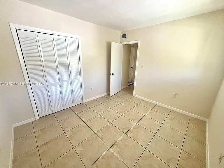 7626 NE 6th Ct #5 — Photo 8