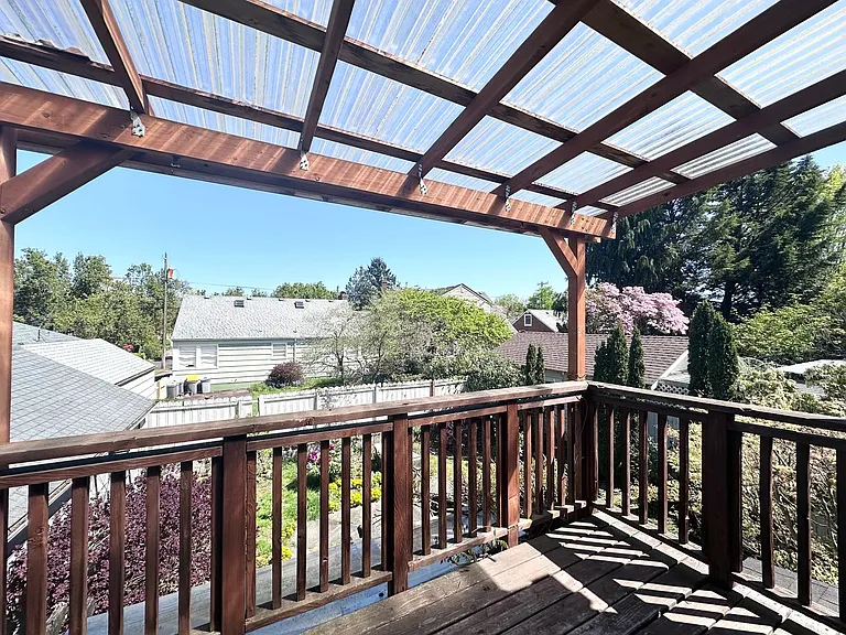 1928 NE 64th Ave — Photo 26