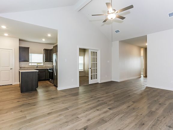 4th image of 1525 Woodwinds Dr