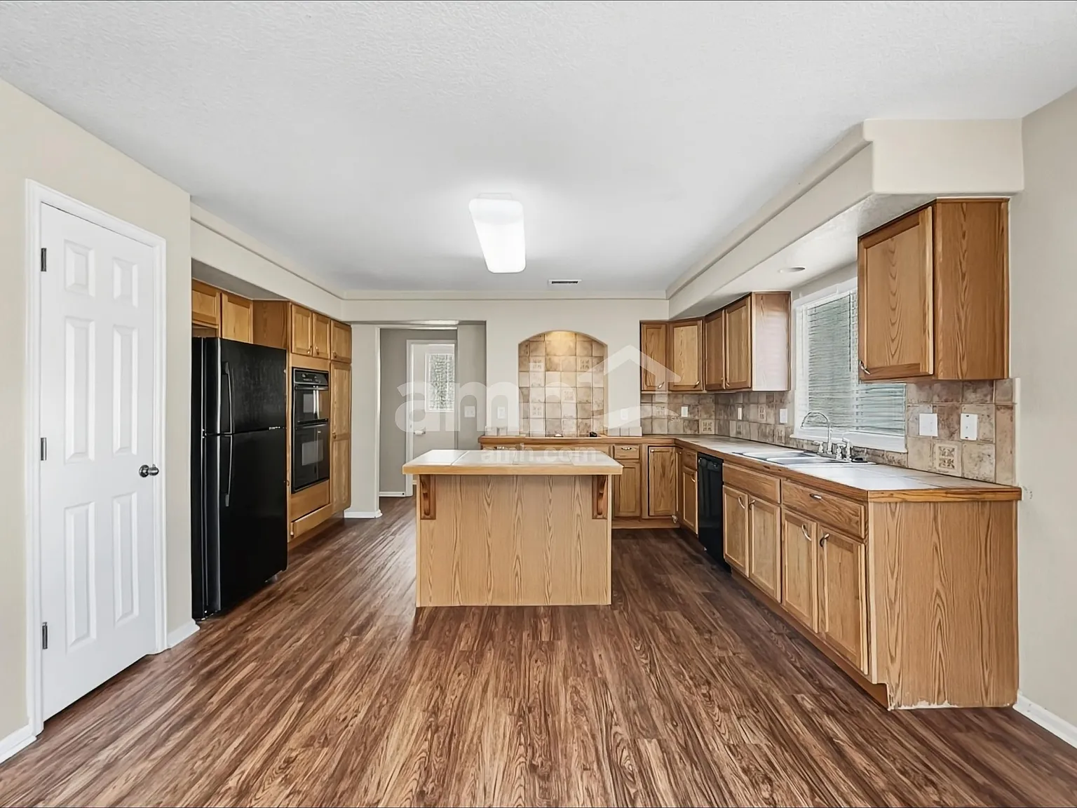 3 bed, 2.5 bath, 1600 sqft, $2,795 — Photo 4