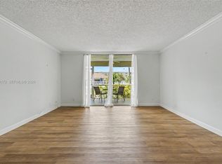 414 SE 10th St APT 103, Dania Beach, FL 33004