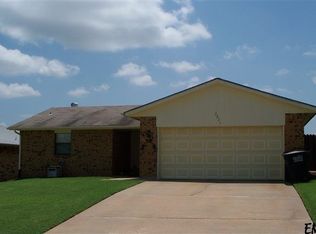 2821 Wildoak Cir, Enid, OK 73701