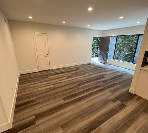 5th image of 11725 Darlington Ave APT 2