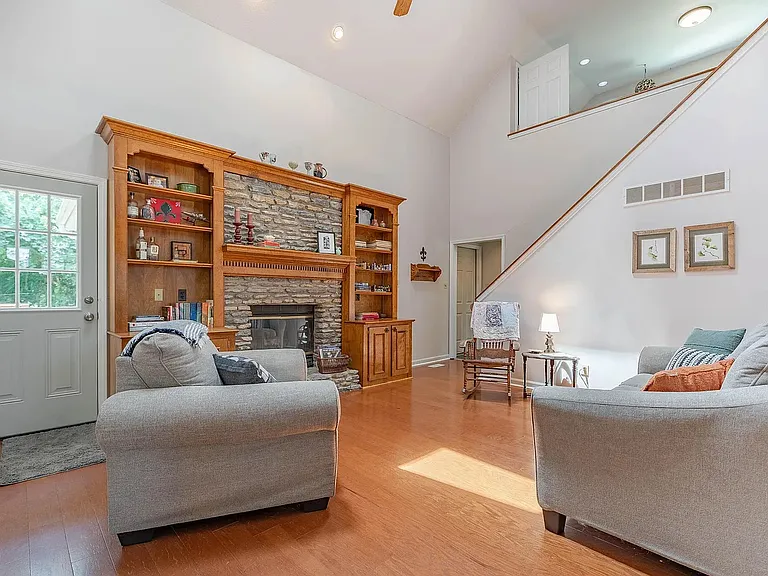3904 Vantage Pl — Photo 5