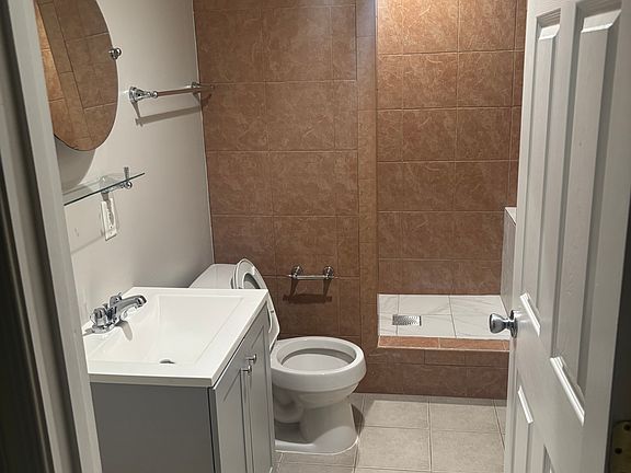 2nd image of 3120 Antrim Cir
