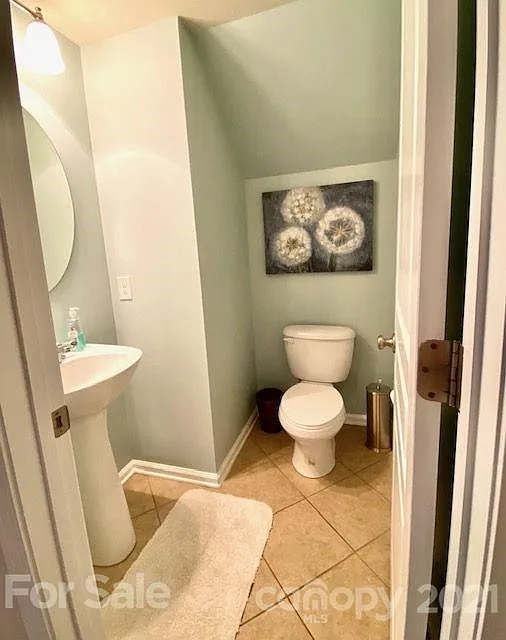 4 bed, 2306 sqft, $2,300 — Photo 4
