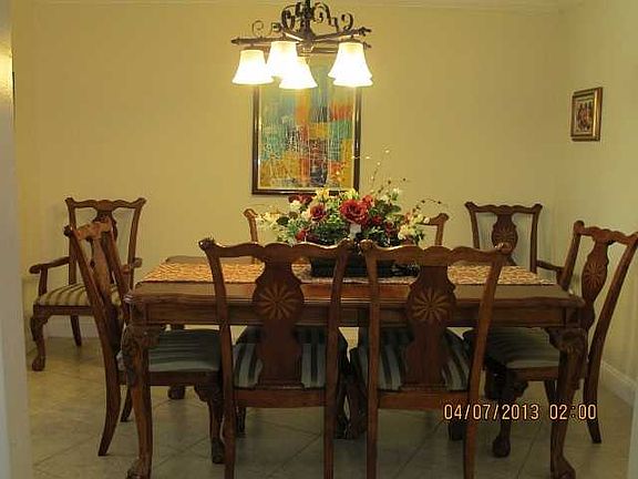 5th image of 415 Las Palmas St