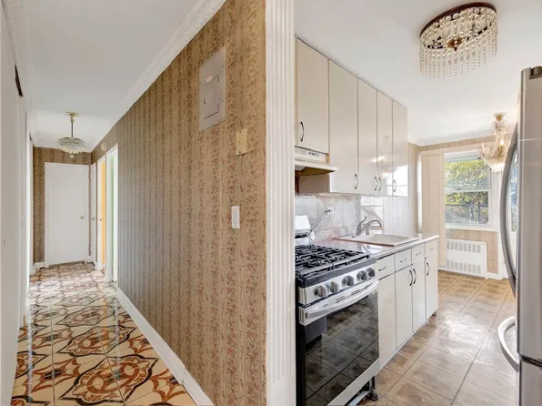 2483 West 16th Street image 10 of 16