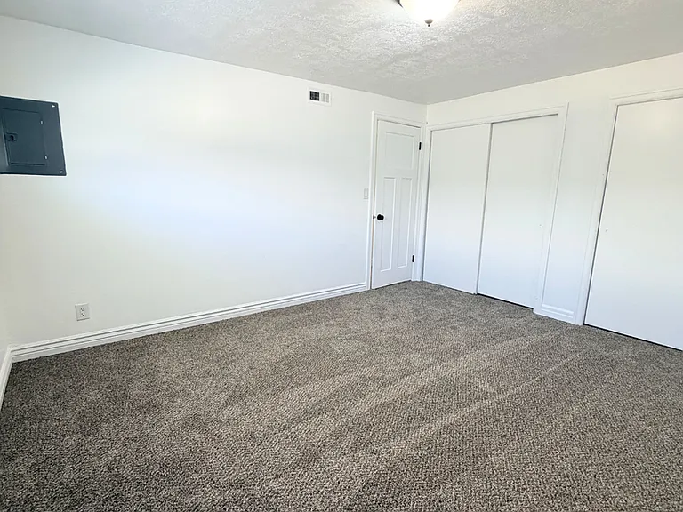 Washington Terrace 8-Plex — Photo 19