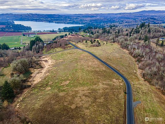 3rd image of 189 Breezy Lane