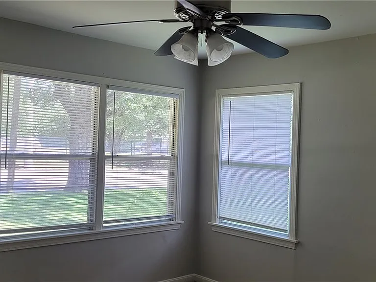 415 Sulphur Springs Rd — Photo 7