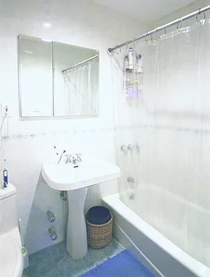 Rented by R New York | media 7