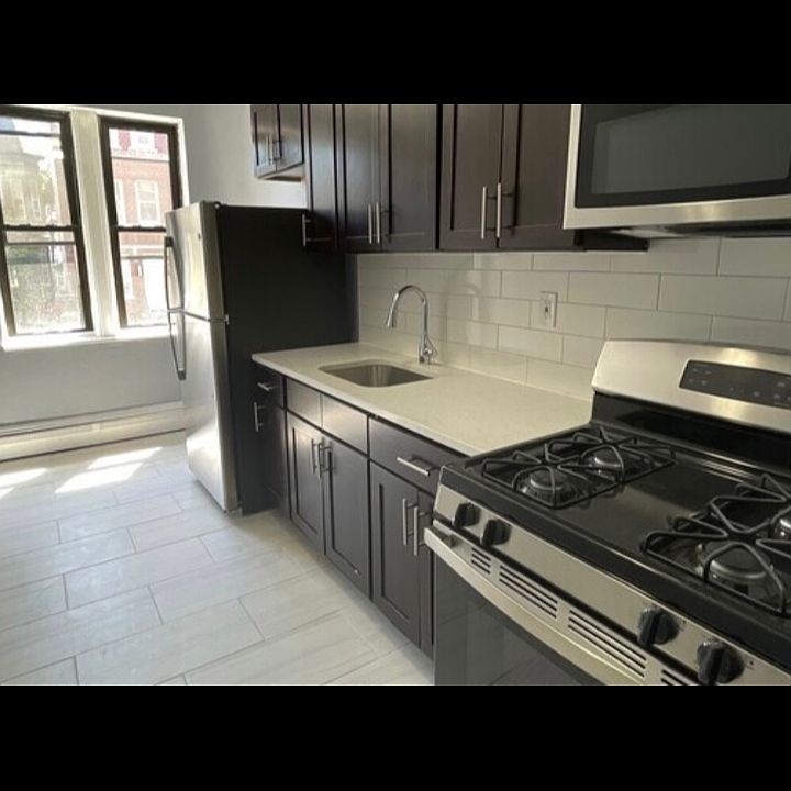 1st image of 16 Kensington Ave #A2