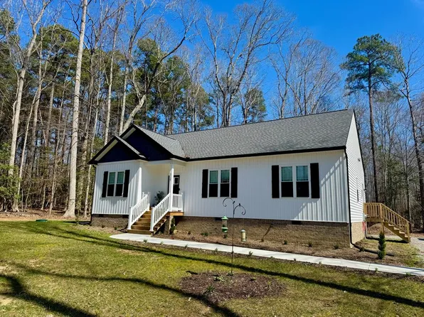 3135 Irvington Rd, Irvington, VA 22480