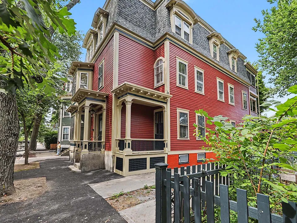 41 Chapin Ave #3
