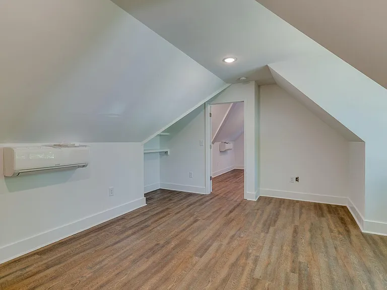 223 Walnut Ln — Photo 12