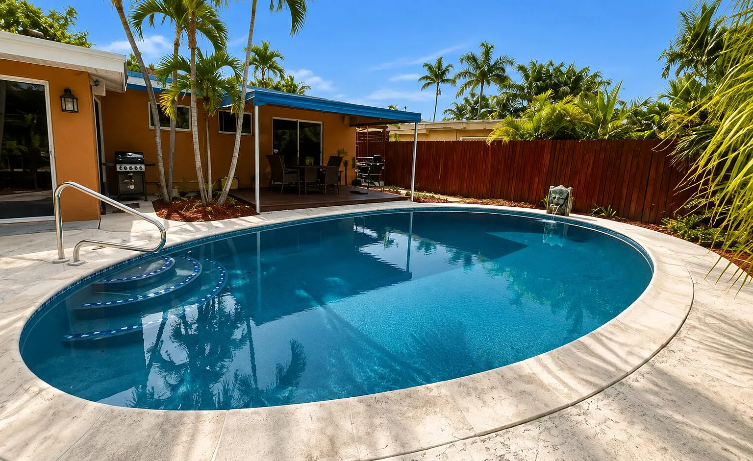 3 bed, 3.0 bath, 1439 sqft, $5,000 — Photo 2