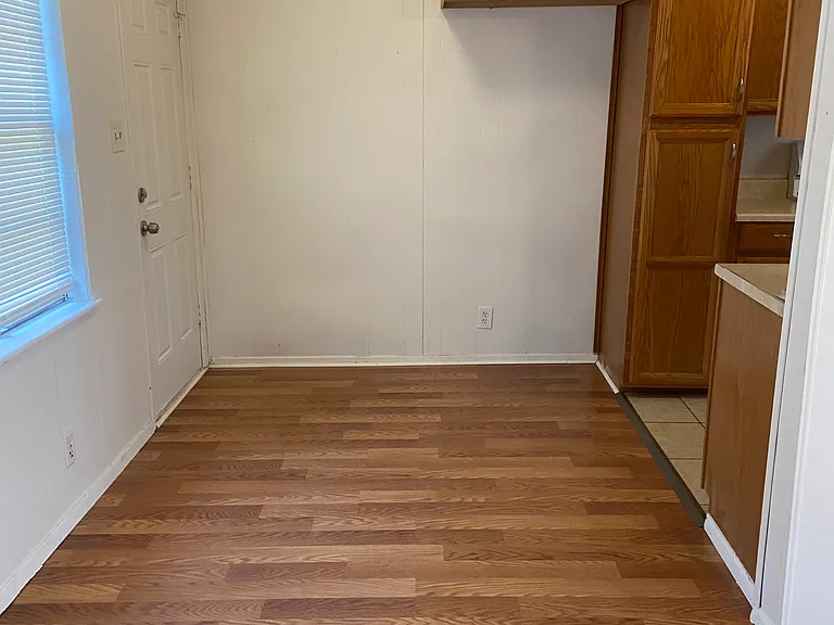 5232 Caroldean St — Photo 5