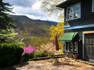 118 1st St, Clifton Forge, VA 24422